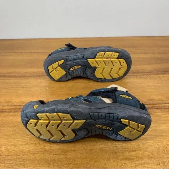 Keen Newport H2 Waterproof Youth Sandal - Picture 7 of 8